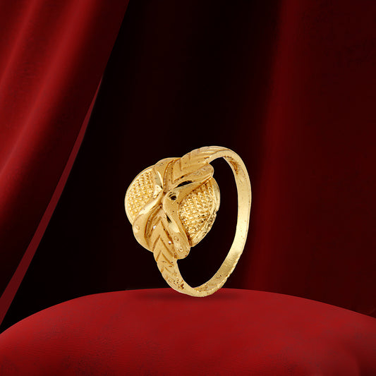 Exquisite Gold Petal Filigree Ring