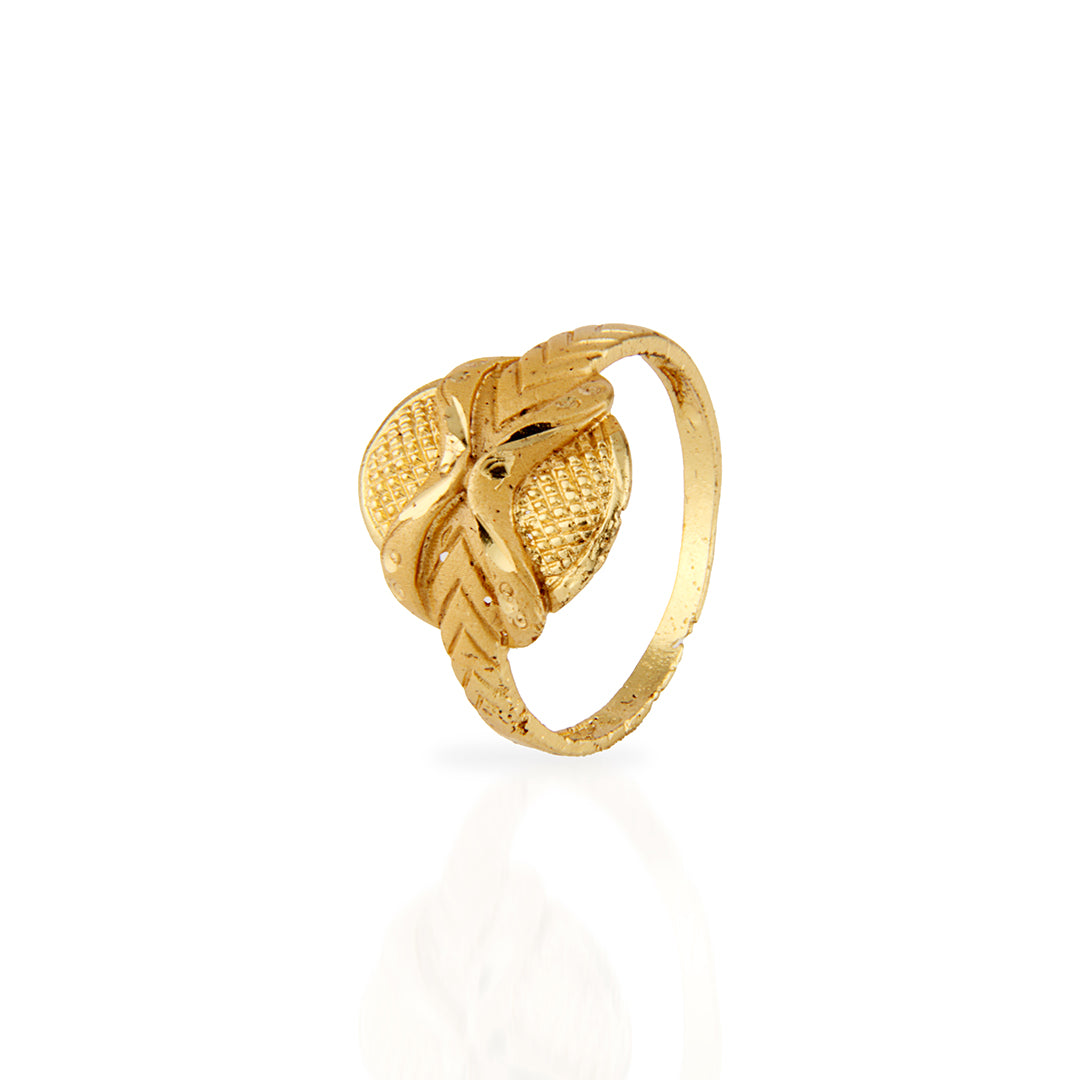 Exquisite Gold Petal Filigree Ring