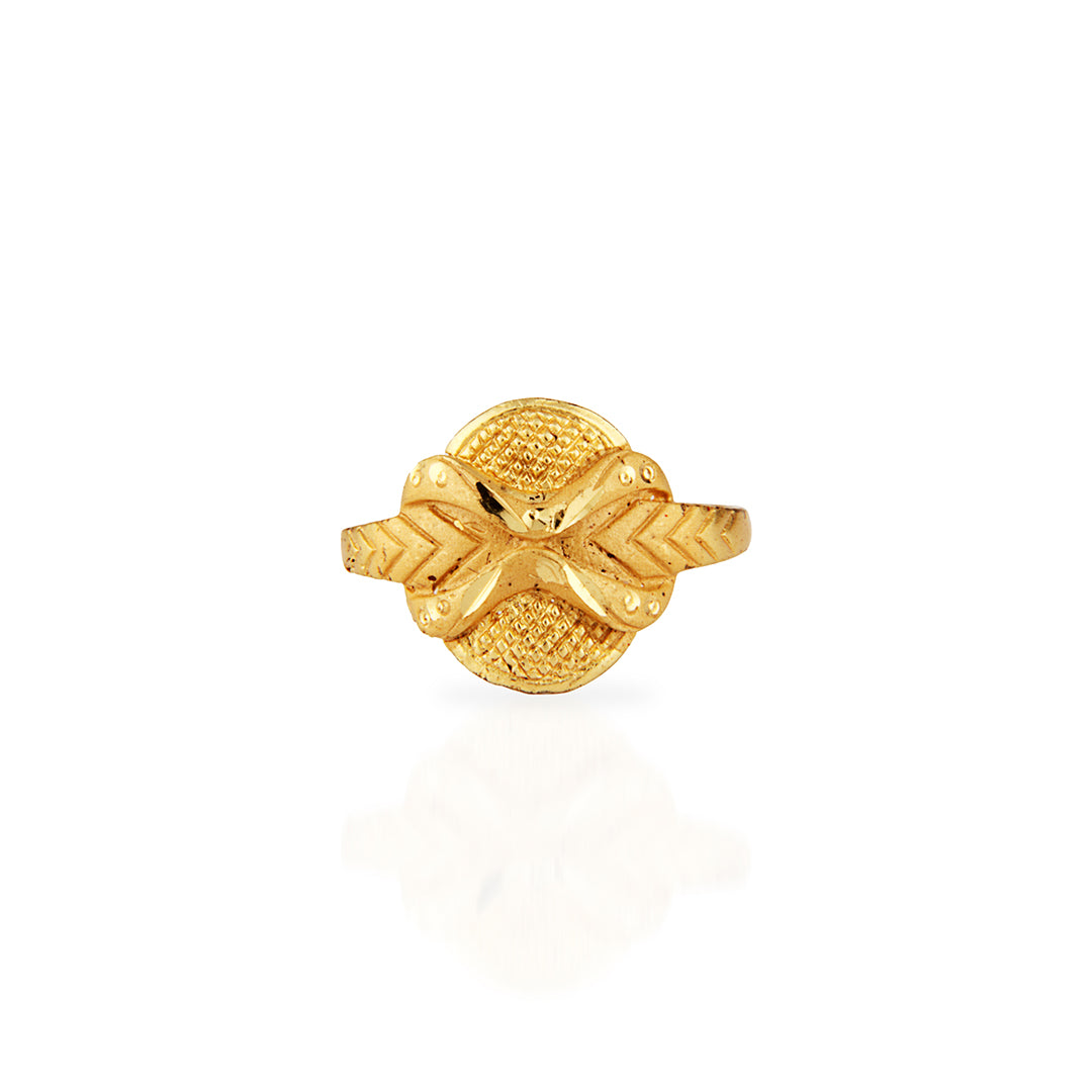 Exquisite Gold Petal Filigree Ring